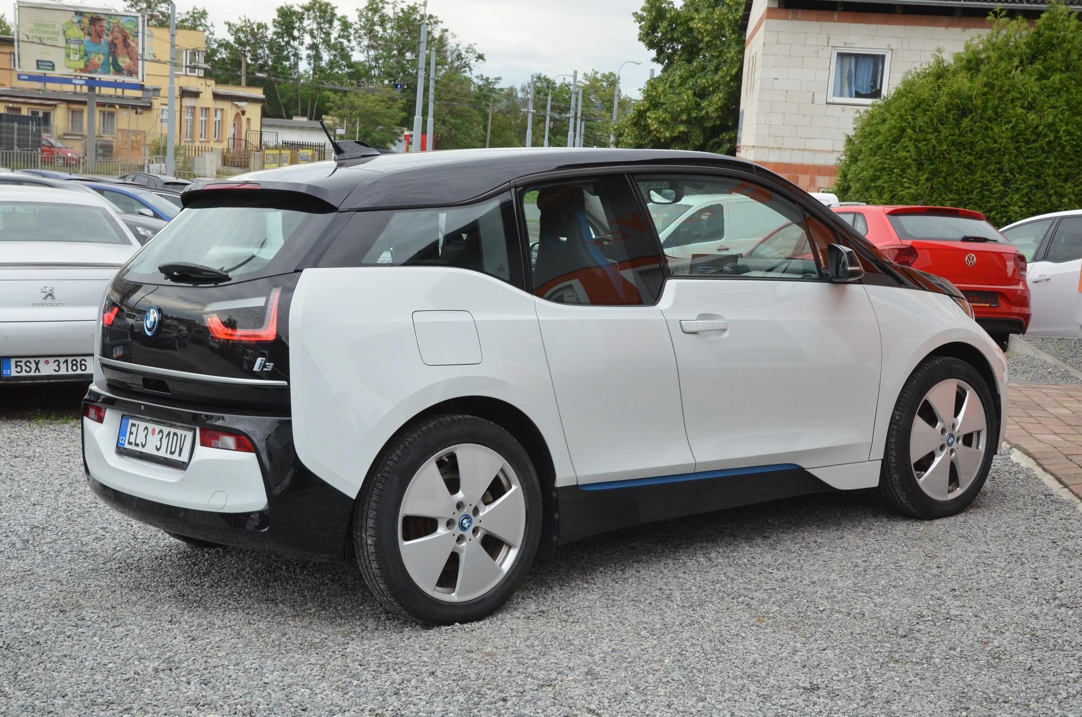 BMW i3, 120Ah / 42,2kWh / 17.900km - fotka 6