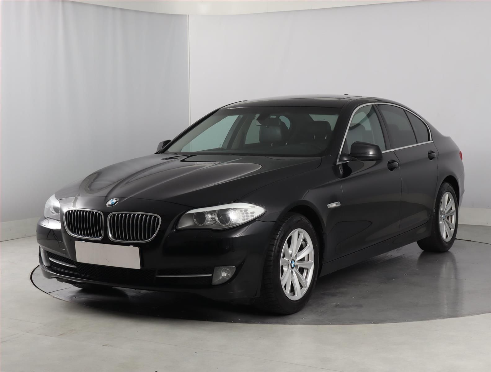 BMW Řada 5, 530d, Automat, Navi - fotka 2