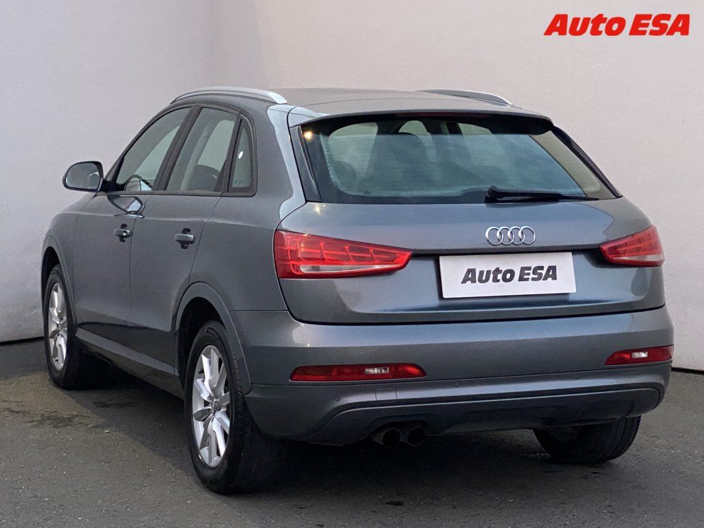 Audi Q3, 2.0 TDi,AC,výhřev sed. - fotka 6
