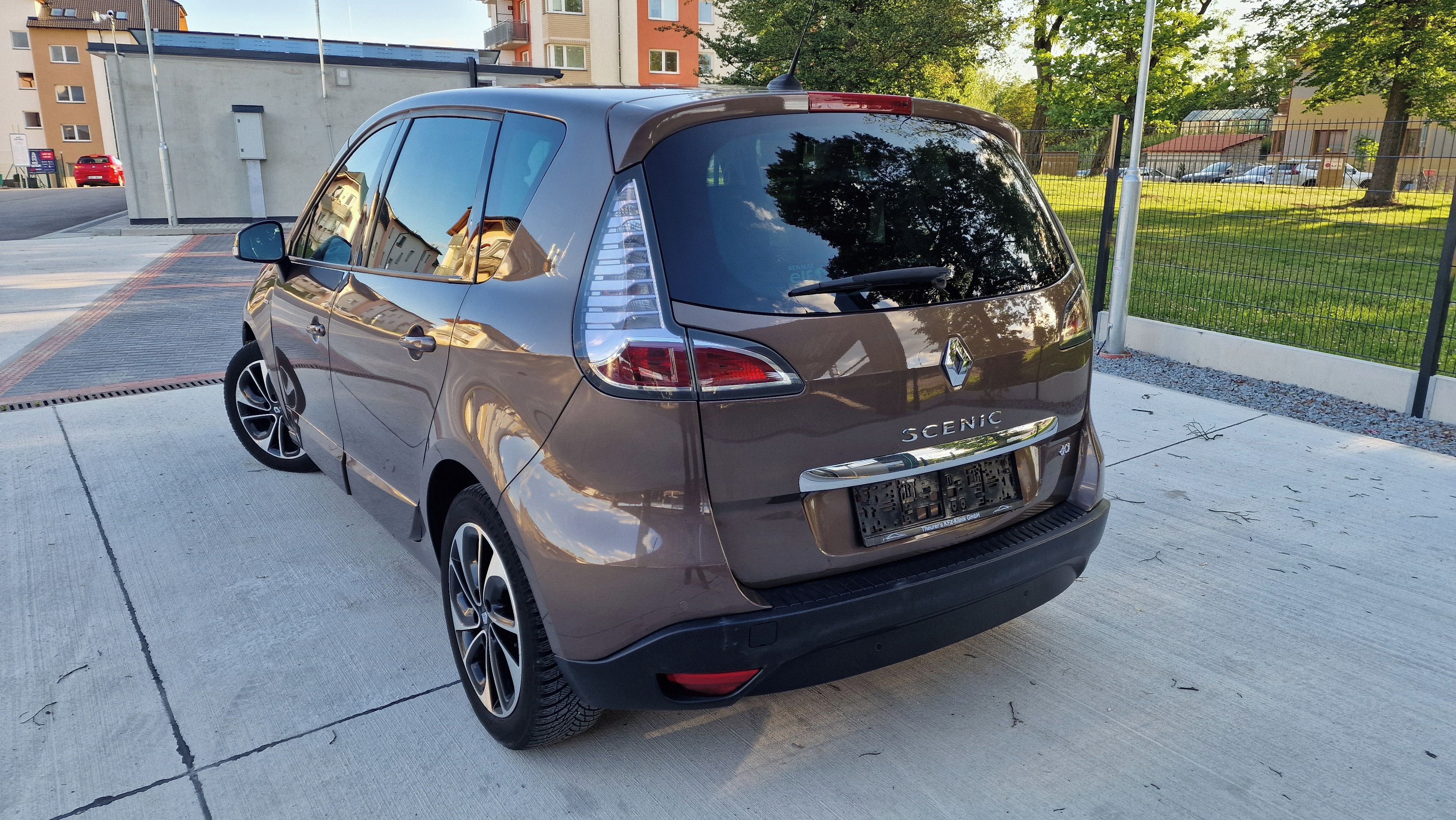 Renault Scénic, 1,5DCi 81Kw spotřeba  4,7l - fotka 4