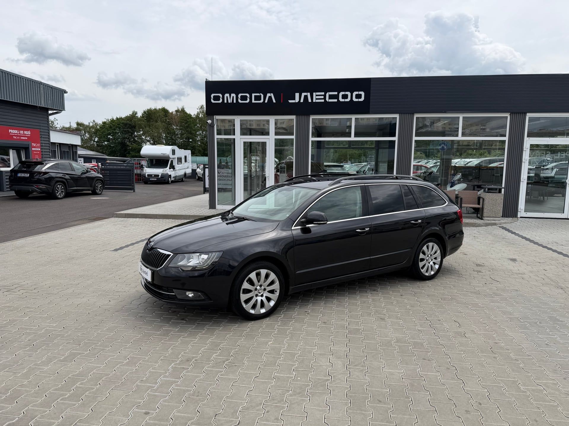 Škoda Superb, Combi/2.0TDI/4x4/DSG/Elegance - fotka 2