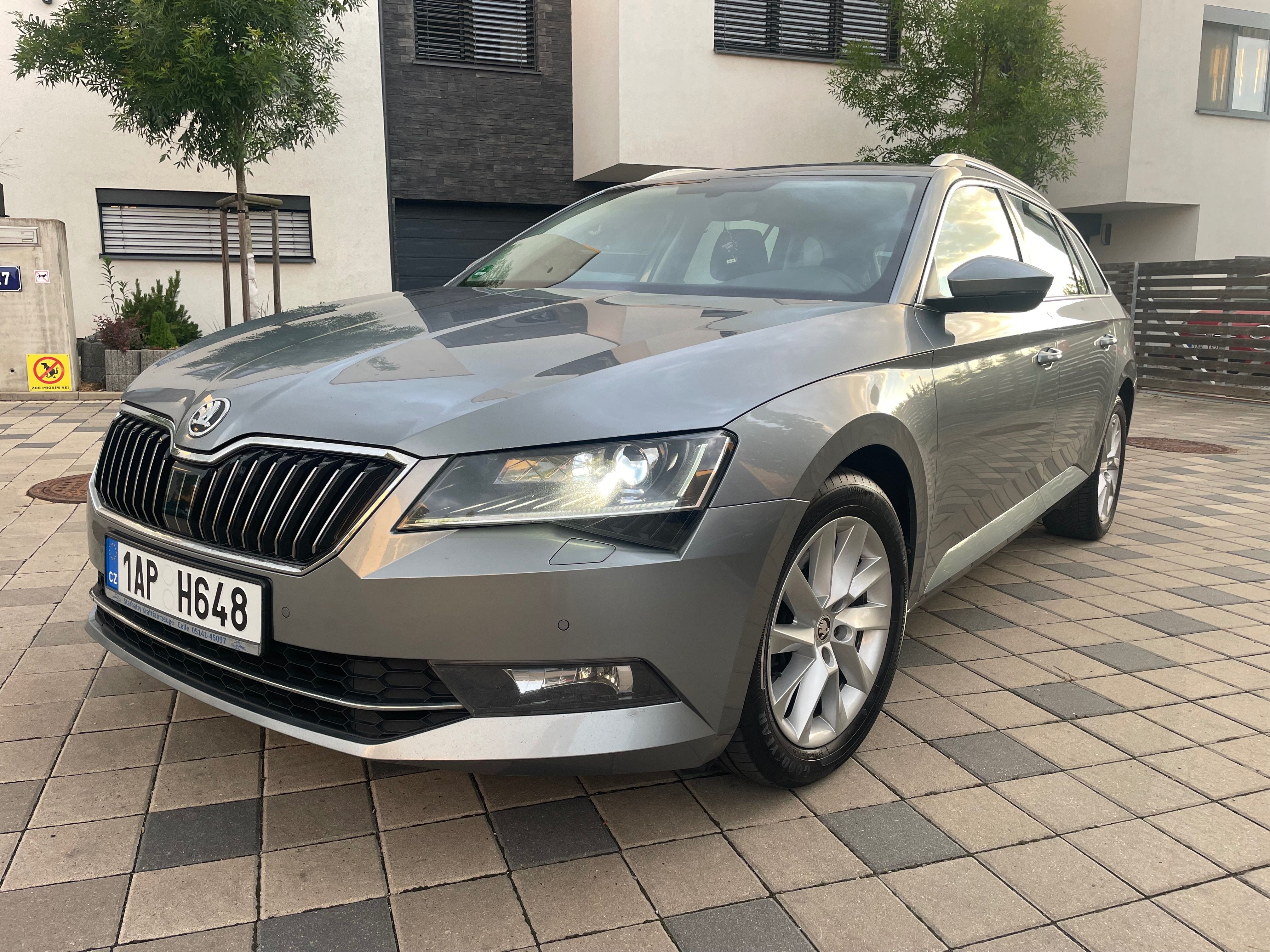 Škoda Superb, 2.0 - fotka 4