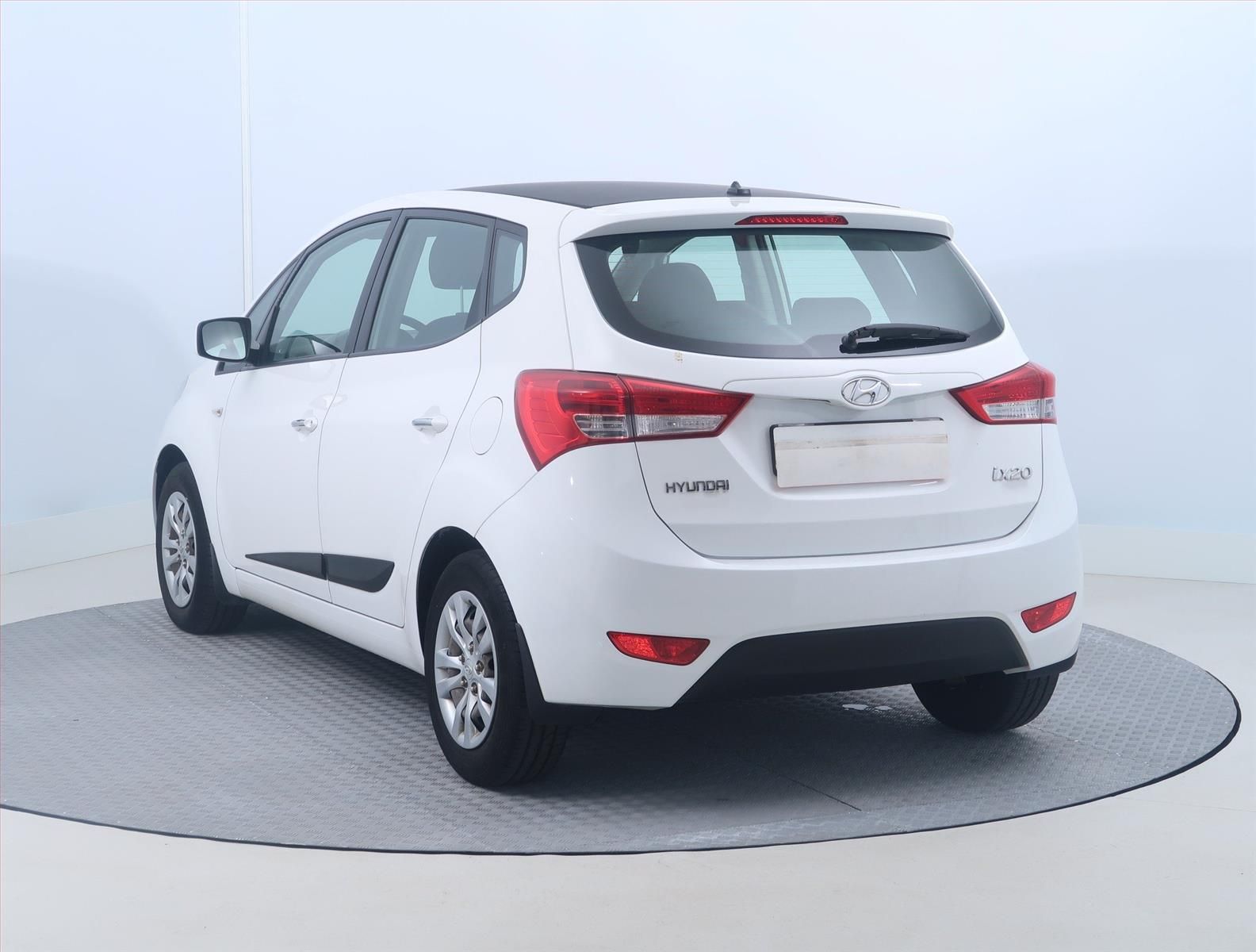 Hyundai ix20, 1.4 CVVT, Serv.kniha - fotka 4