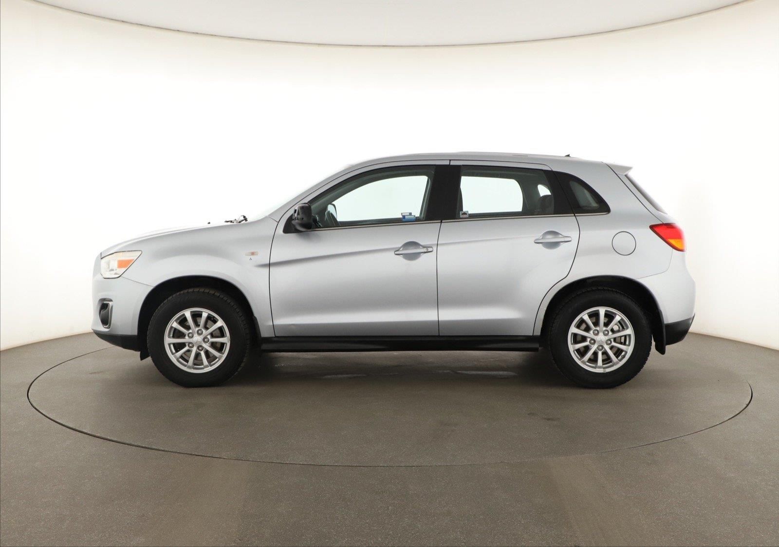 Mitsubishi ASX, 1.8 DI-D MIVEC, 4X4, ČR,1.maj - fotka 3