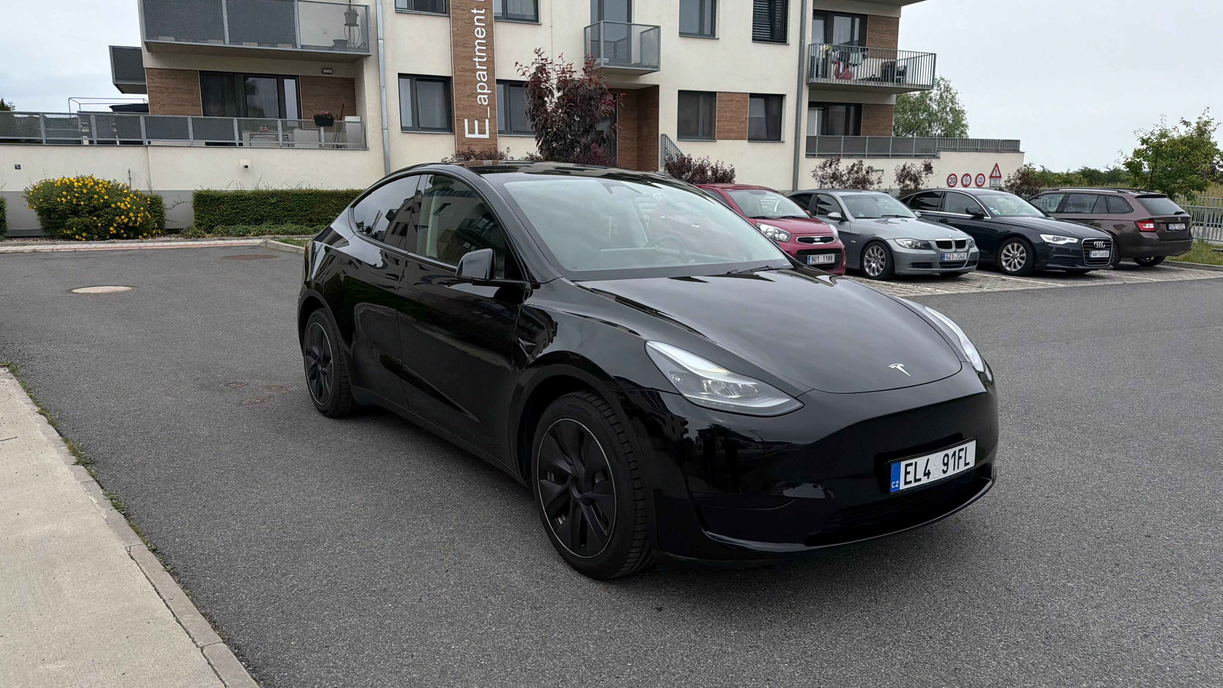 Tesla Model Y, RWD | LFP | 65.500 km | HW4 | - fotka 4