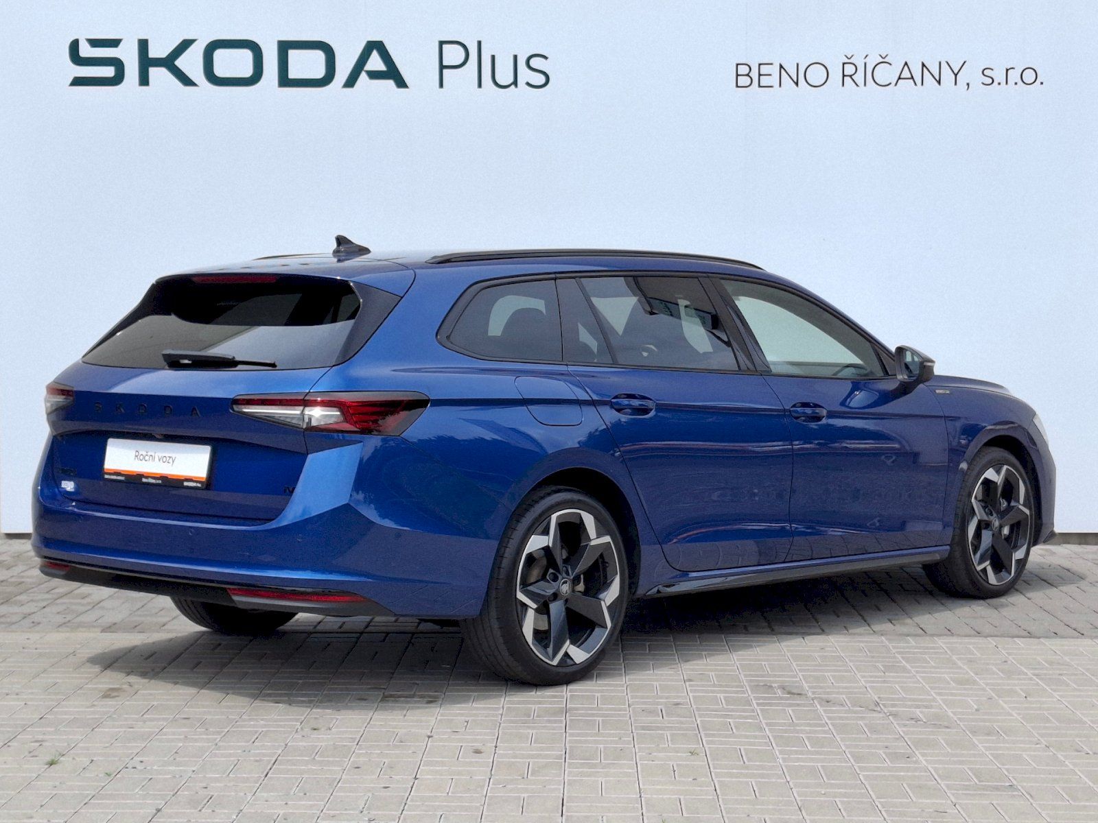 Škoda Superb, Combi iV SportLine DSG 1,5TSi - fotka 2