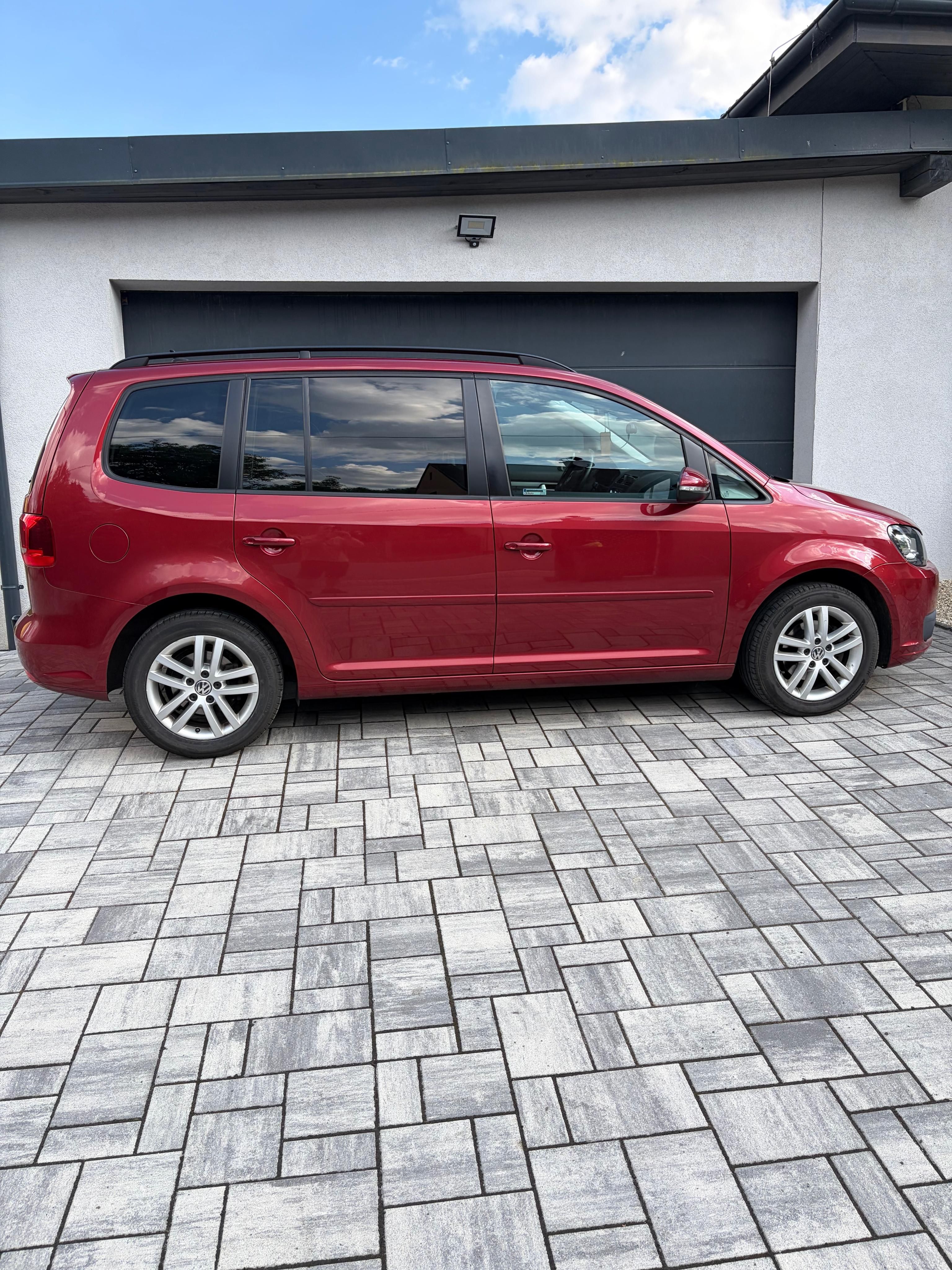 Volkswagen Touran, 1.6 - servisováno - fotka 3