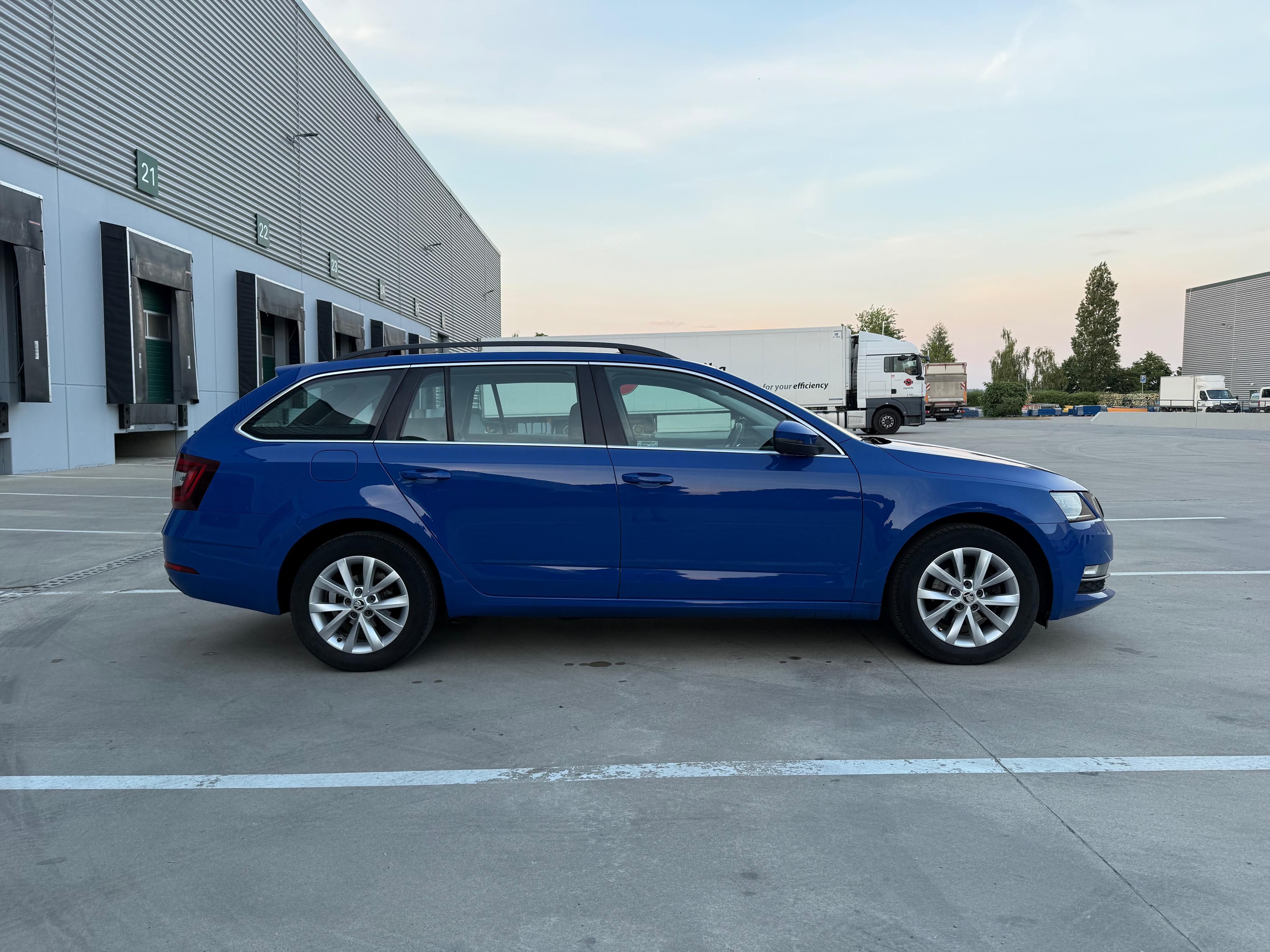 Škoda Octavia, 1.6 TDI 85 KW KOMBI STYLE PLUS - fotka 4