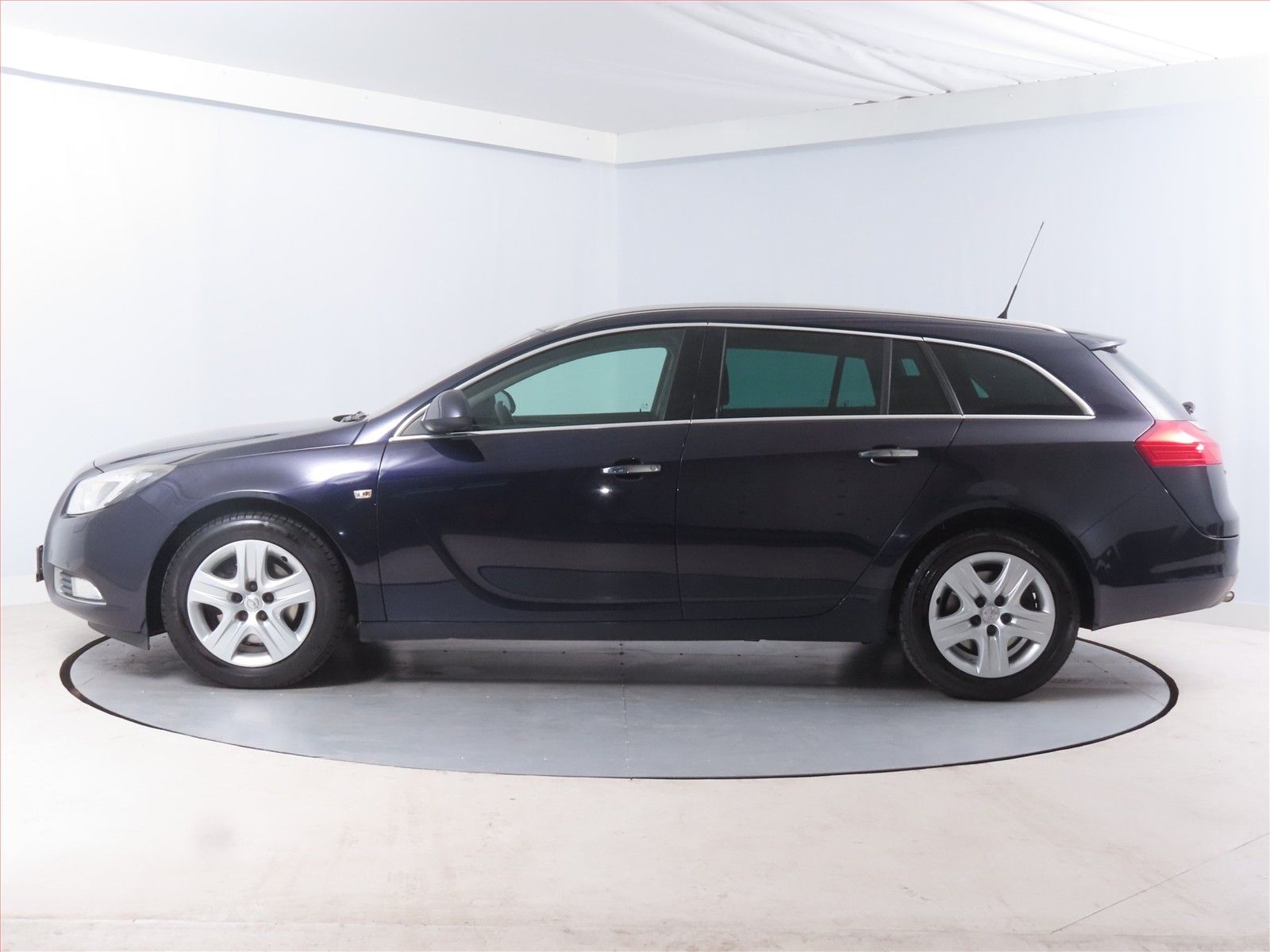 Opel Insignia, 2.0 Turbo, Kožené sedačky - fotka 3