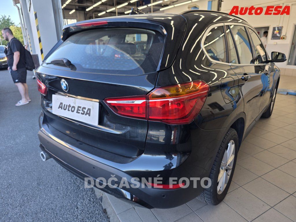 BMW X1, 1.5 D,servis.kniha,AT - fotka 2