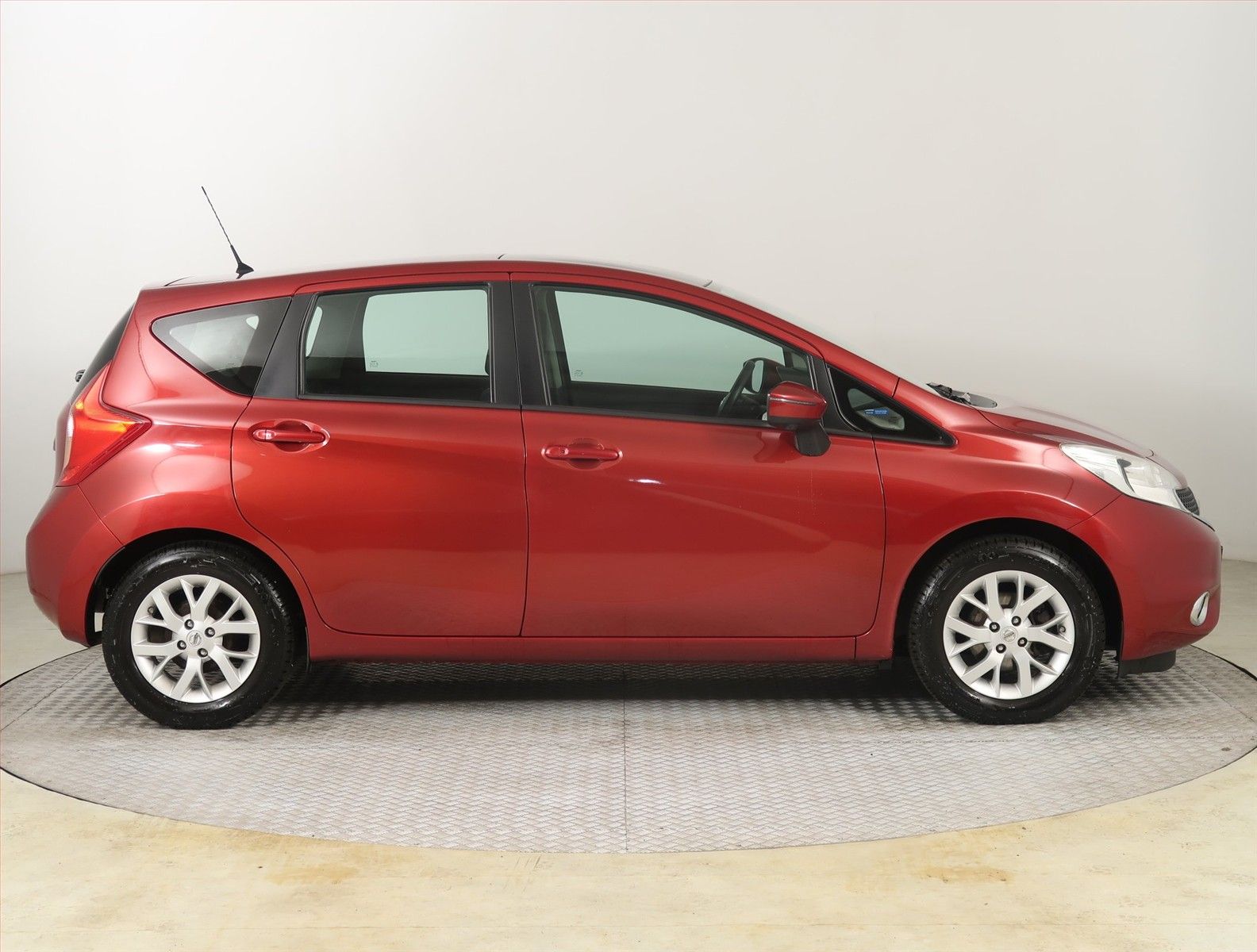 Nissan Note, 1.2, Automatická klima - fotka 6