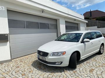 VolvoV70 D4 133 kW manuál,kůže