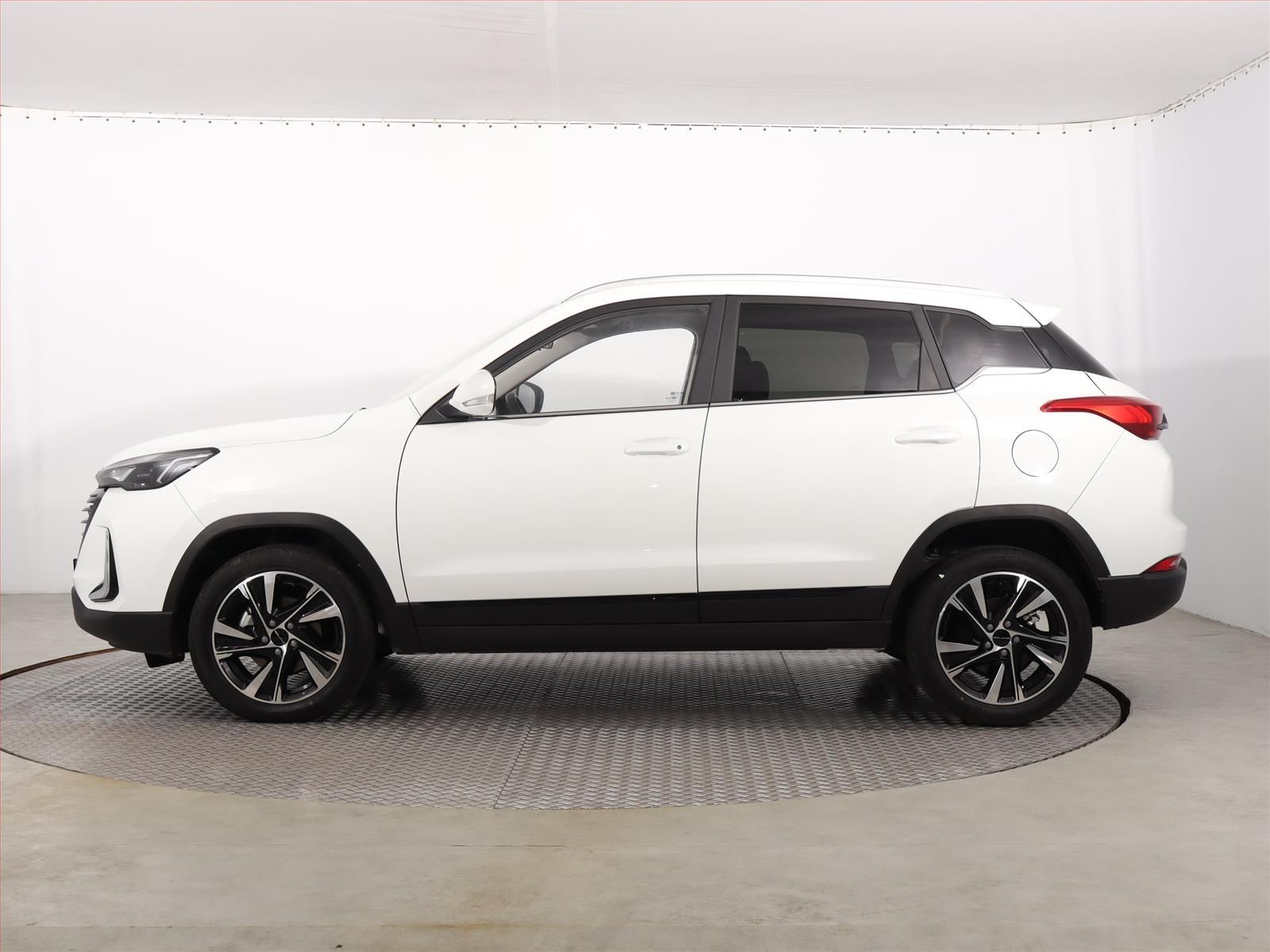 BAIC X3, 1.5T, Záruka, Automat - fotka 3