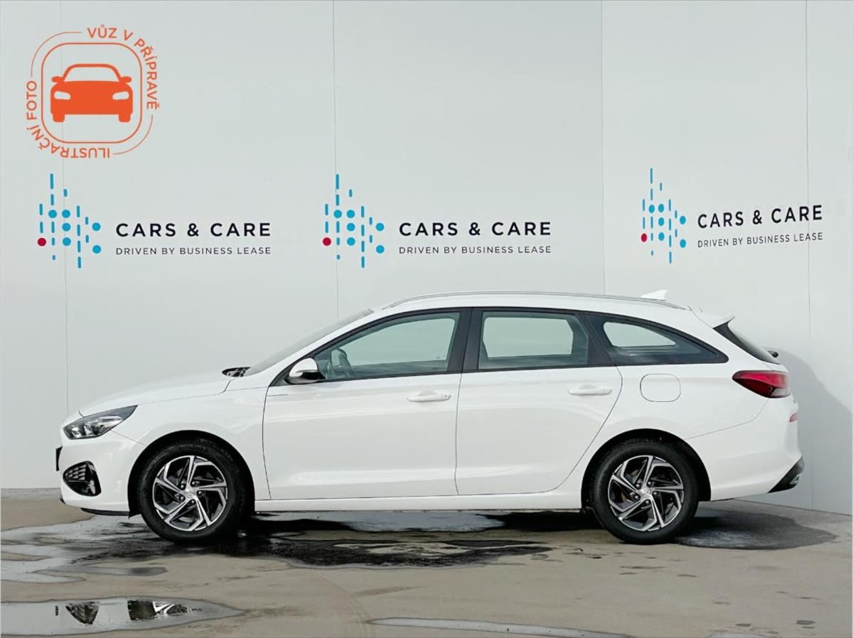 Hyundai i30, 1,5 T-GDI Combi Smart - fotka 2