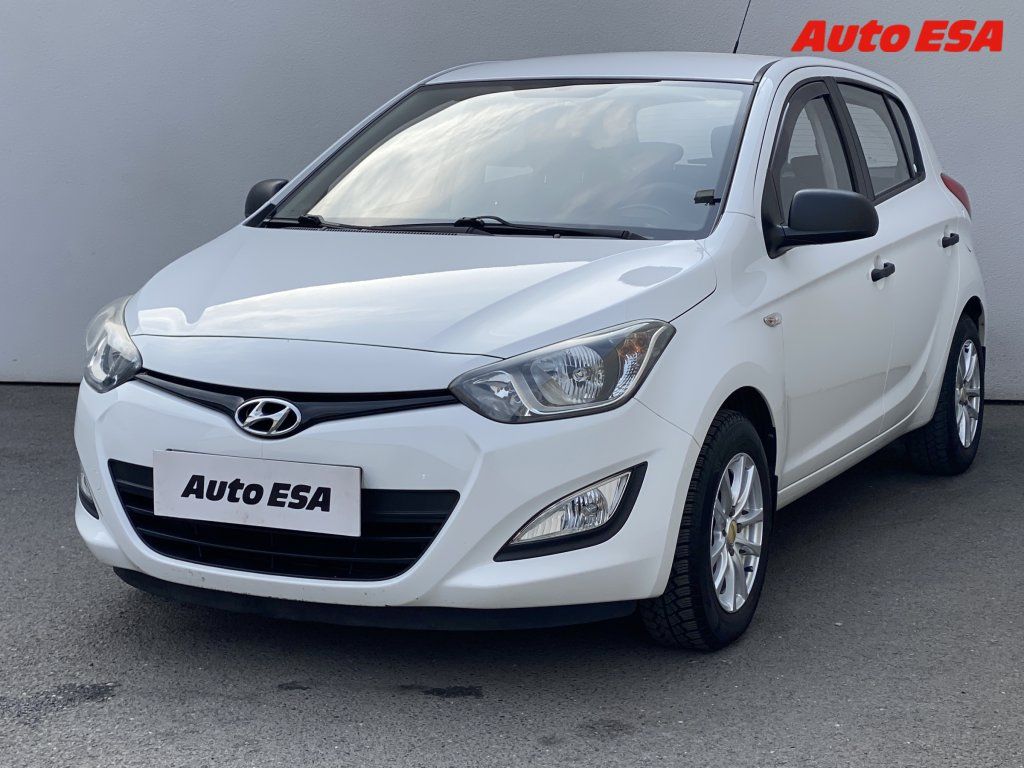 Hyundai i20, 1.2I,2.maj,ČR,AC - fotka 3