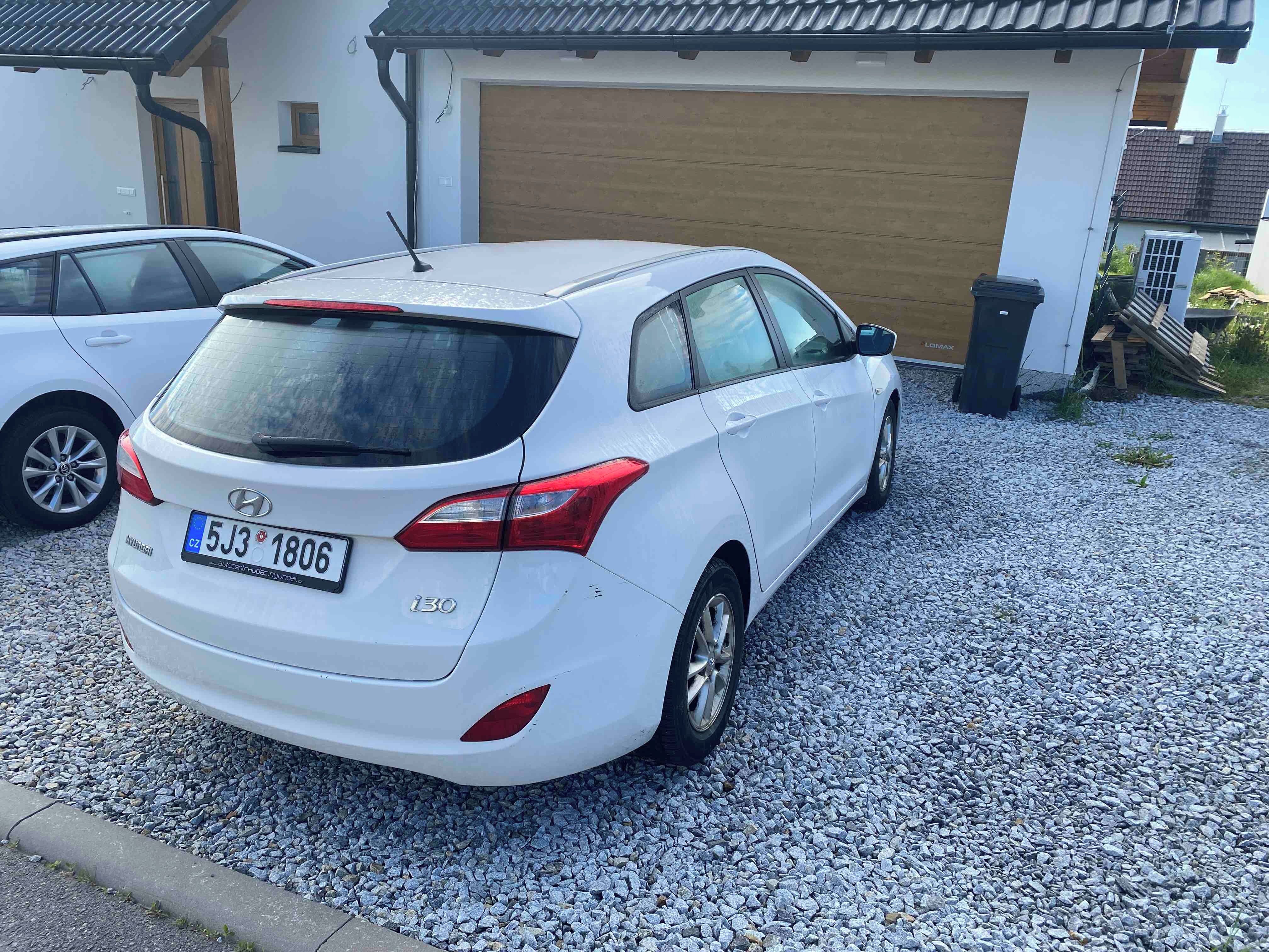 Hyundai i30, Hyundai i30 kombi 2015 1.6 88k - fotka 2