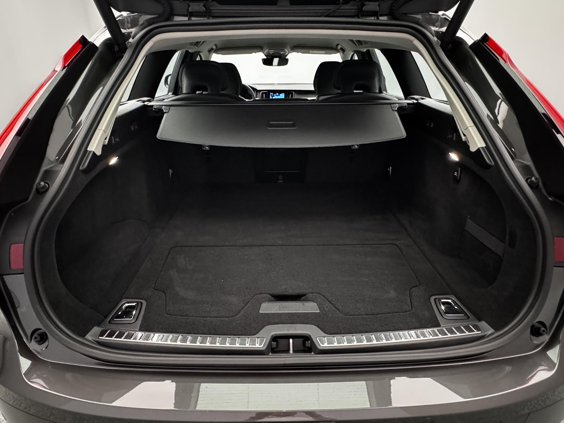 Volvo V90, CC B4 AWD PLUS CZ 1.maj - fotka 5