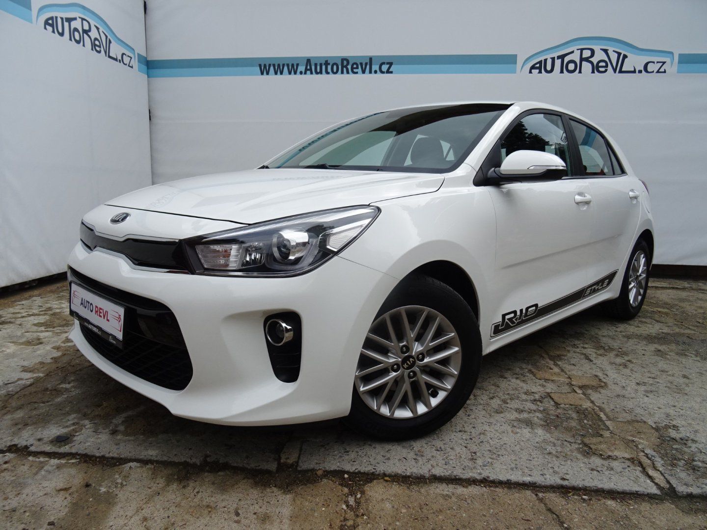 Kia Rio, 1.2i,61kW,1majČR,S.kn,navi - fotka 2