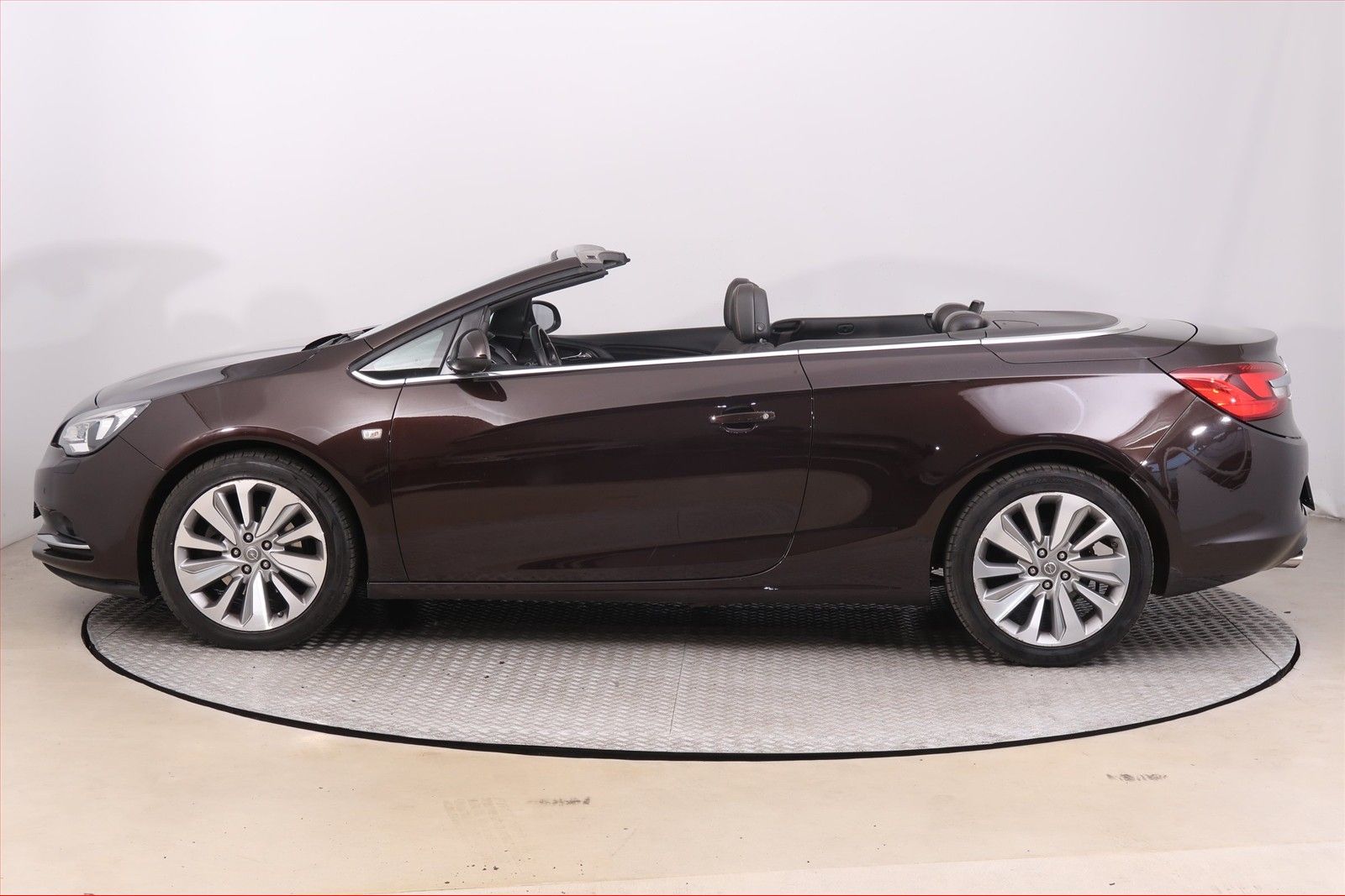 Opel Cascada, 1.6 SIDI Turbo, Navi - fotka 3