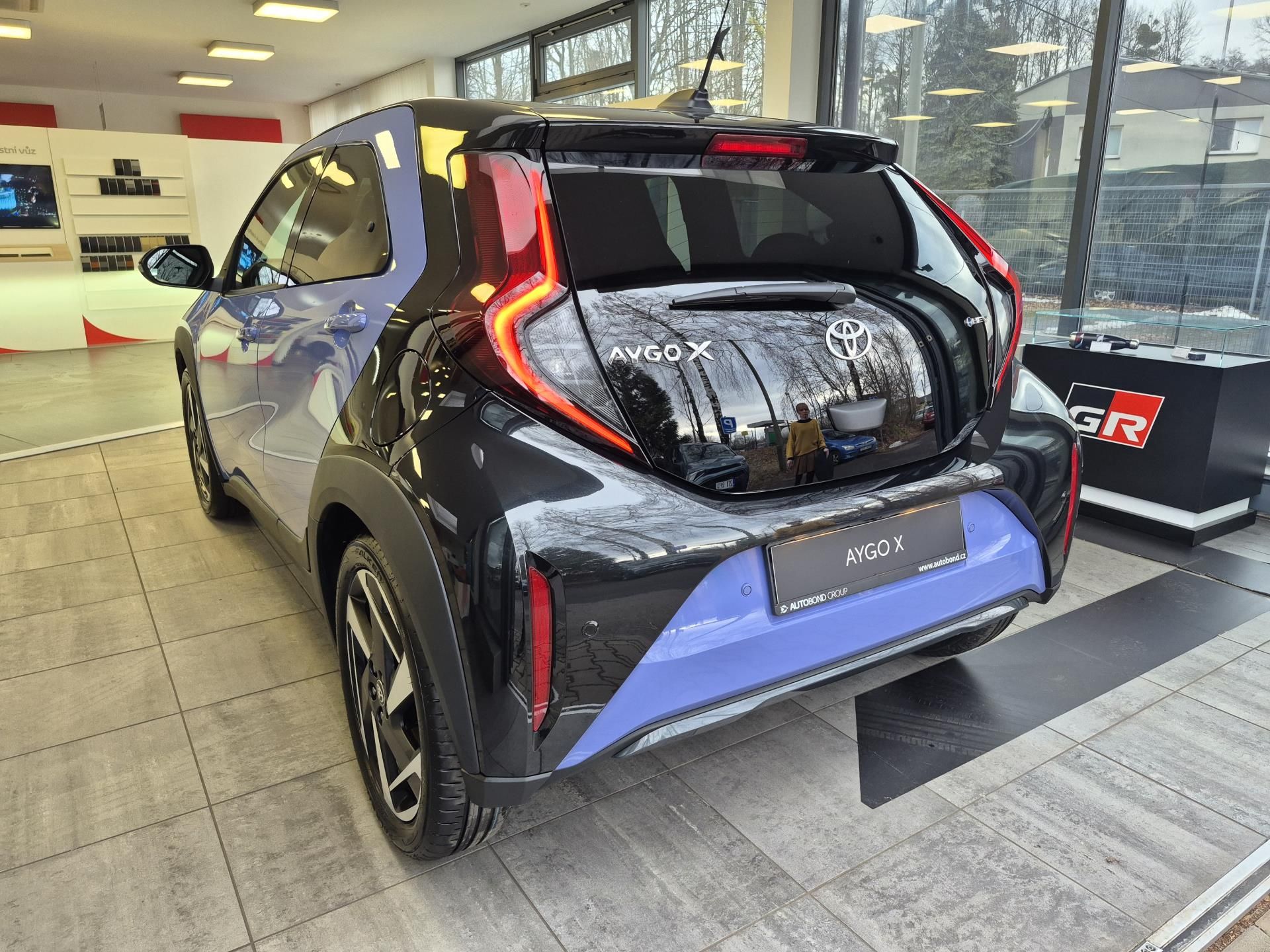 Toyota Aygo, Executive 1.5 Hybrid (116 k) - fotka 5