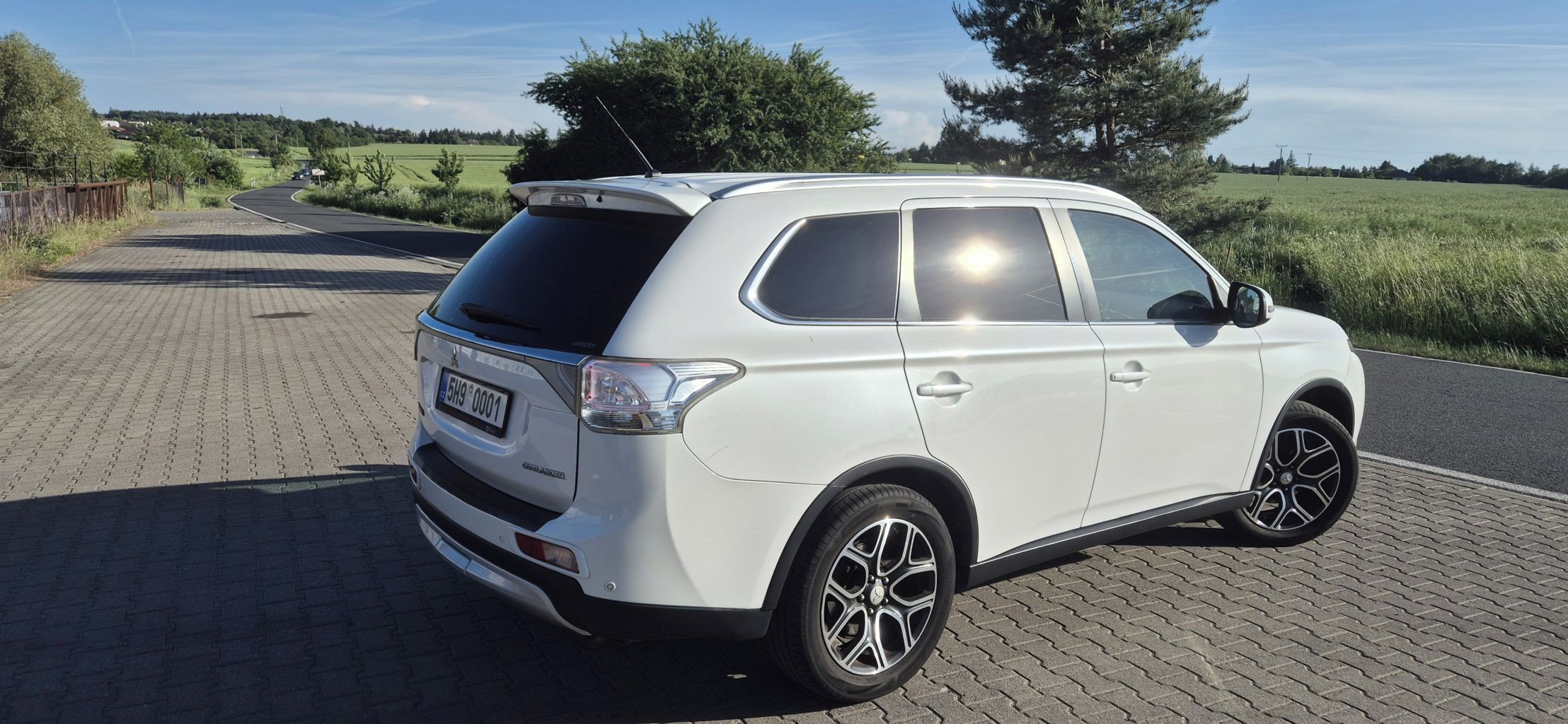 Mitsubishi Outlander, Mitsubishi Outlander 2.2 DI-D - fotka 2