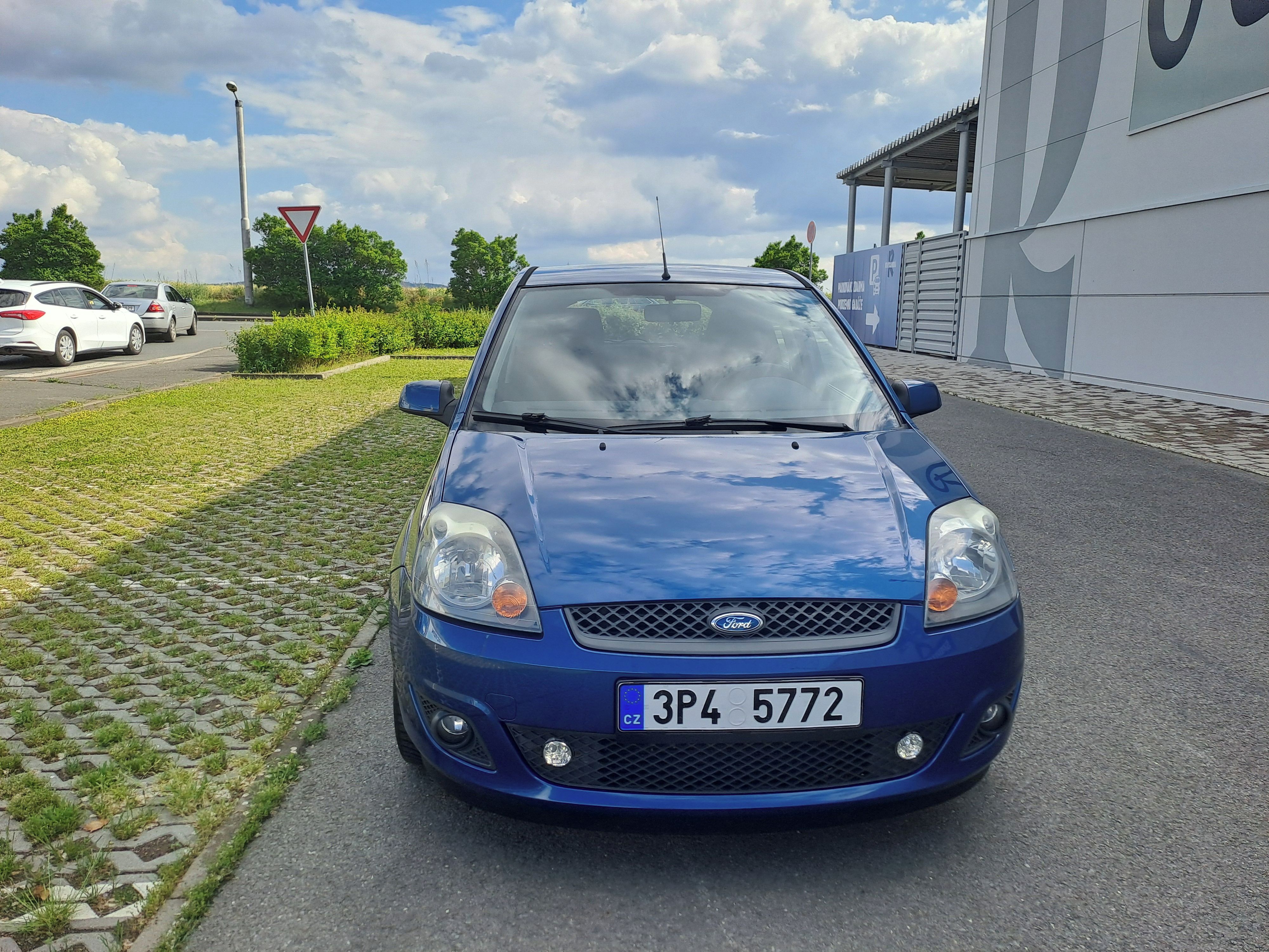 Ford Fiesta, 1.3i 1.MAJ EXTRA PĚKNÉ,TOP - fotka 2