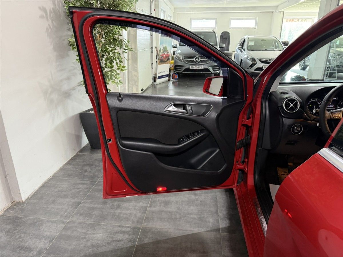 Mercedes-Benz Třídy B, 1,8   CDi BI-XEN NAVI VÝHŘEV - fotka 6