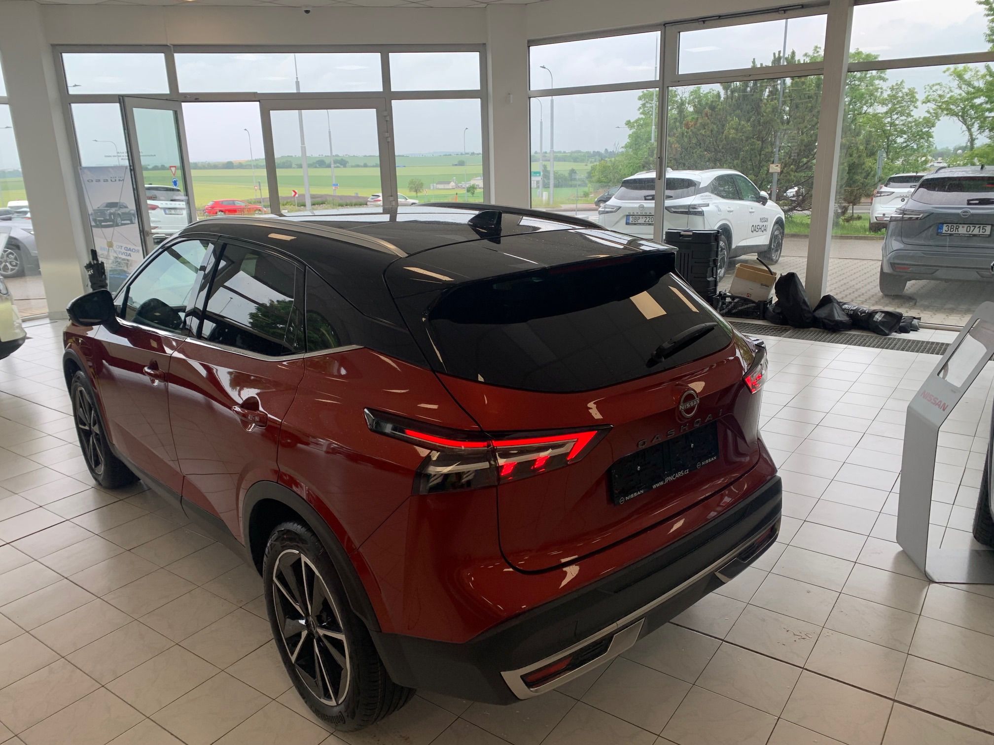 Nissan Qashqai, 1,3 DIG-T MH X-Tronic Tekna - fotka 6