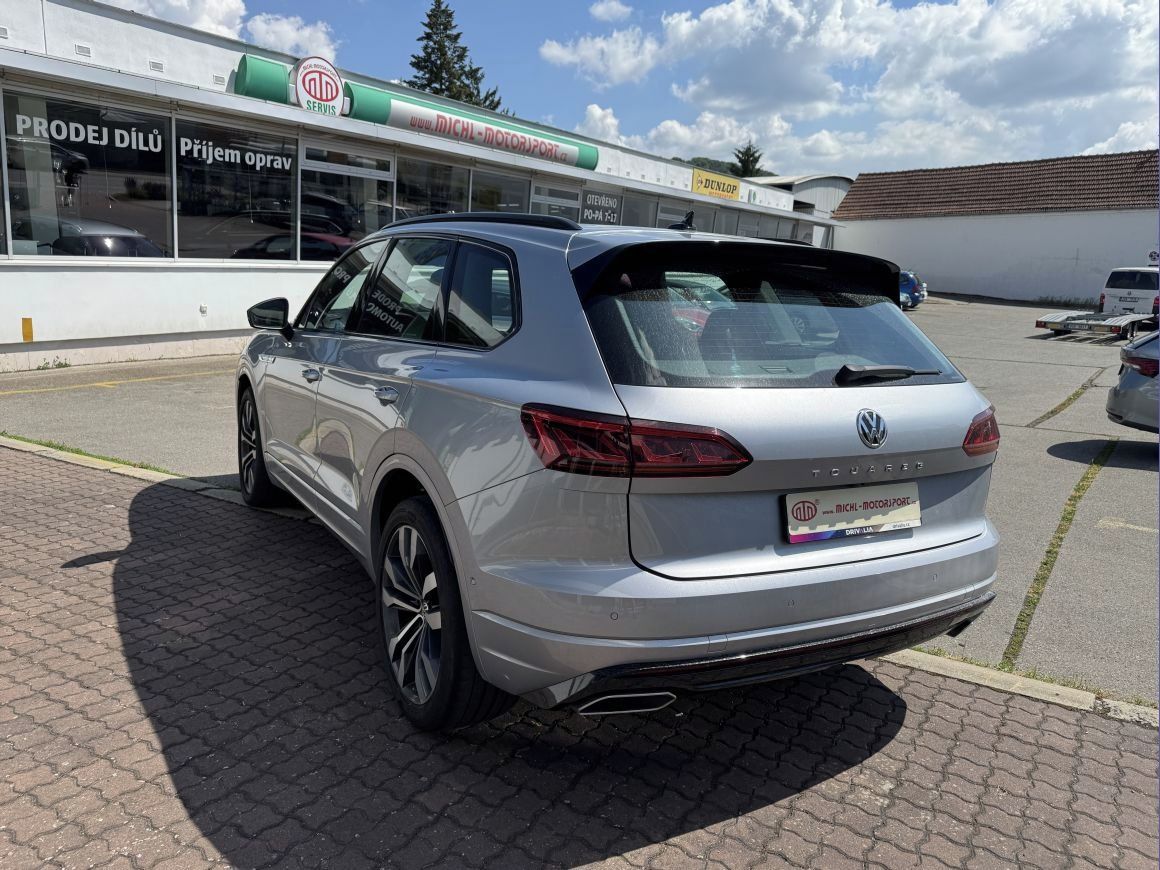 Volkswagen Touareg, 3,0 TDI V6 R-Line - fotka 6