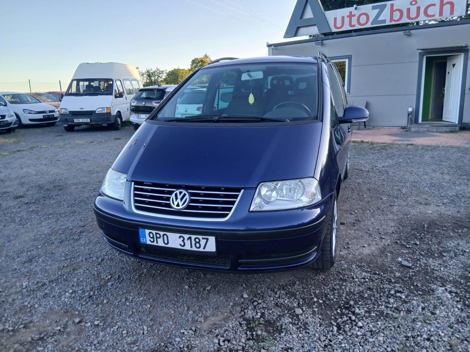 Volkswagen Sharan, 1.9 TDI, facelift, 7 sedaček - fotka 4
