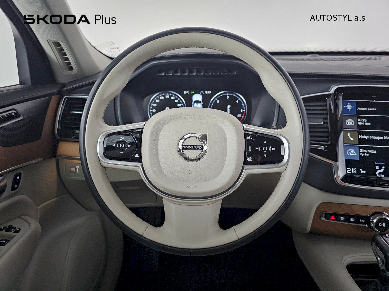 Volvo XC90, 2.0D 173kW Inscription AUT 4x4 - fotka 5
