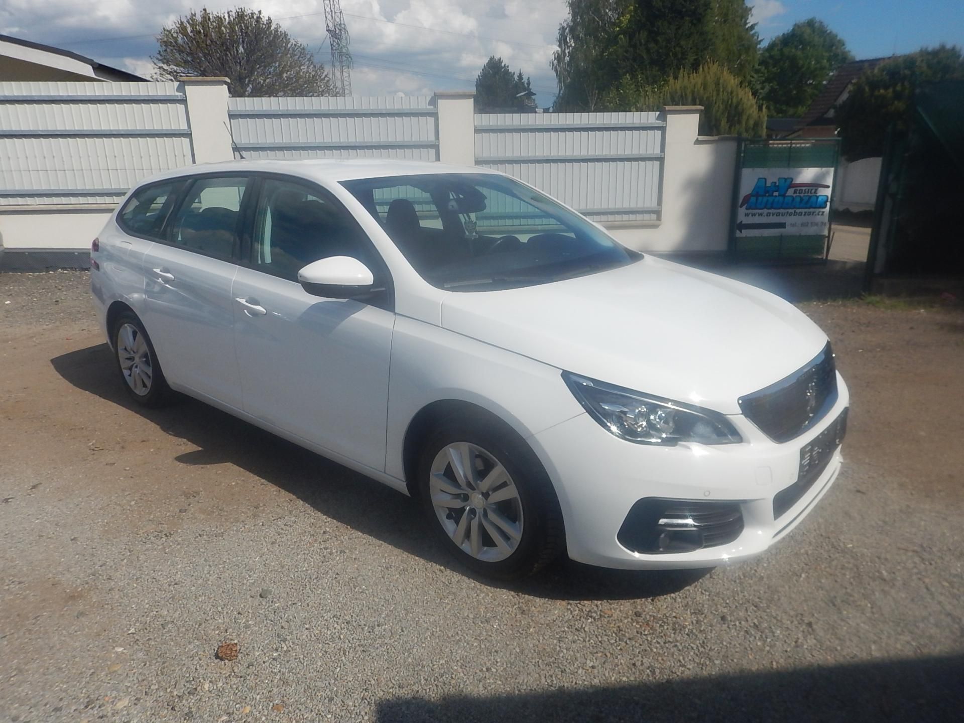 Peugeot 308, 1.5 Hdi 96 kw - fotka 4