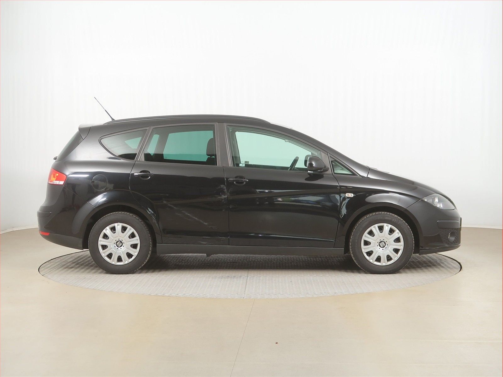 Seat Altea, 1.6 TDI, Automatická klima - fotka 6
