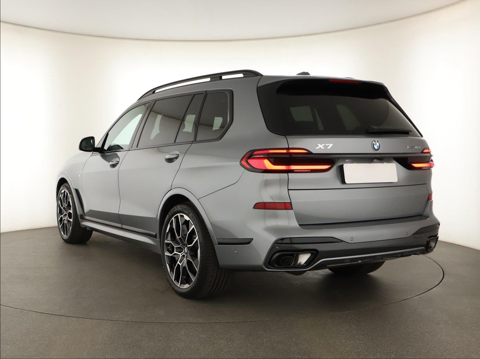 BMW X7, xDrive40d, M Sport - fotka 3