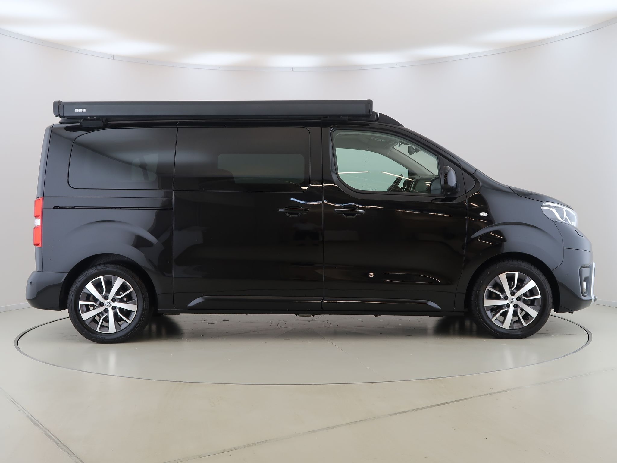Toyota Proace, 2.0,D-4D,130Kw,L1 Family,Nomád - fotka 4