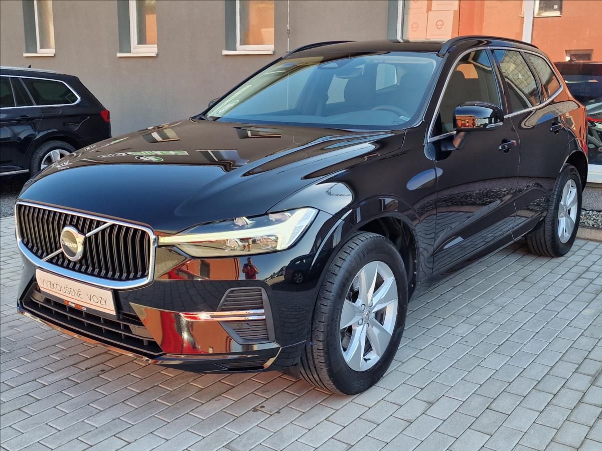 Volvo XC60, B4 AWD Momentum Pro Auto,1Maj - fotka 5