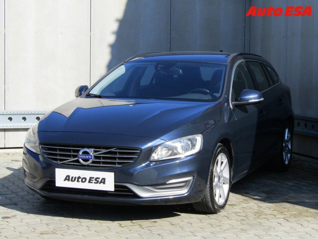Volvo V60, 2.0 D,AC,TZ,park.asist - fotka 3