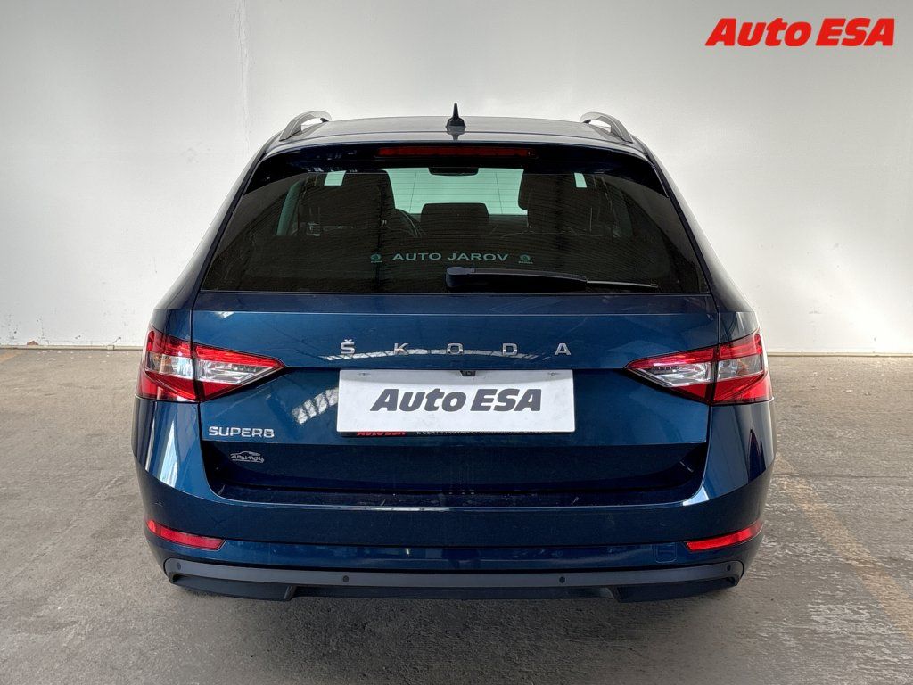 Škoda Superb, 2.0 TDi,1.maj,ČR - fotka 5