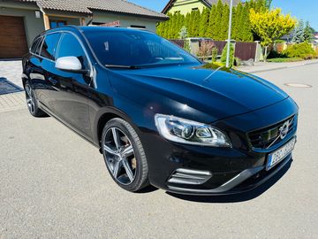 D3 R-DESIGN AUT plný servis