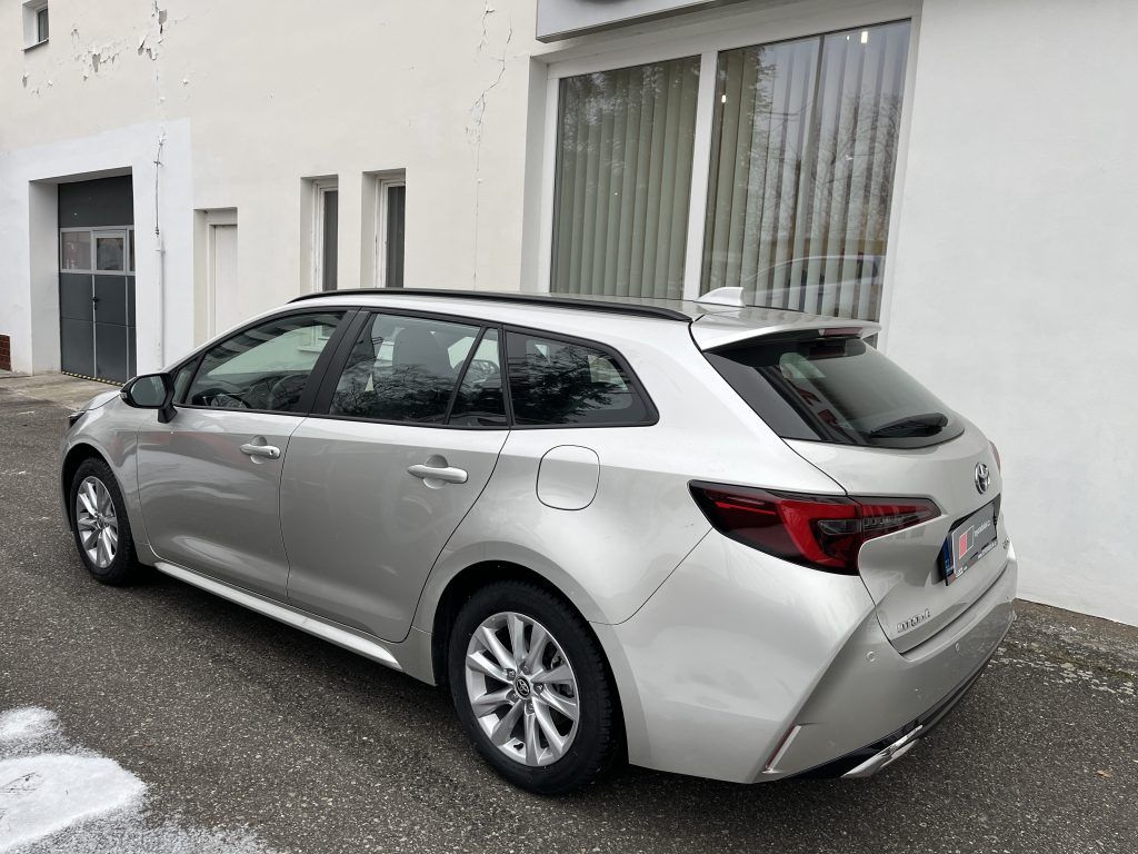 Toyota Corolla, 1,8 HEV, Comfort Tech - fotka 6