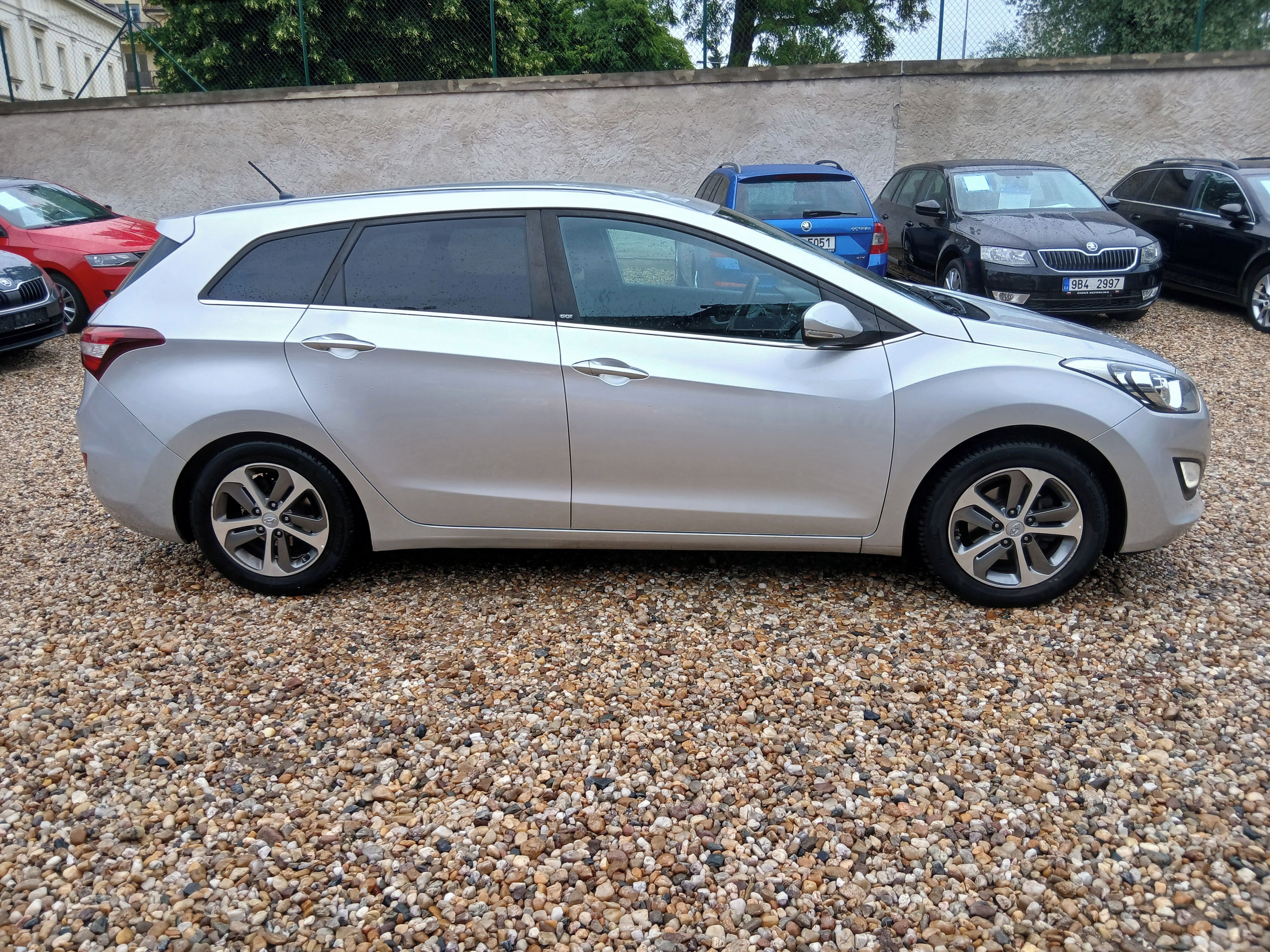 Hyundai i30, 1.6CRDi 81KW DPH, ČR+Zim.kola - fotka 4