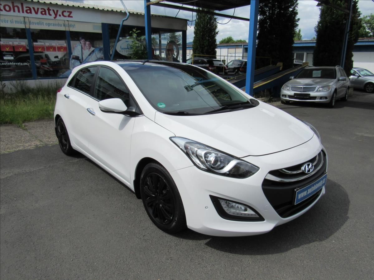 Hyundai i30, 1,6 GDI 99kW Automat - fotka 3
