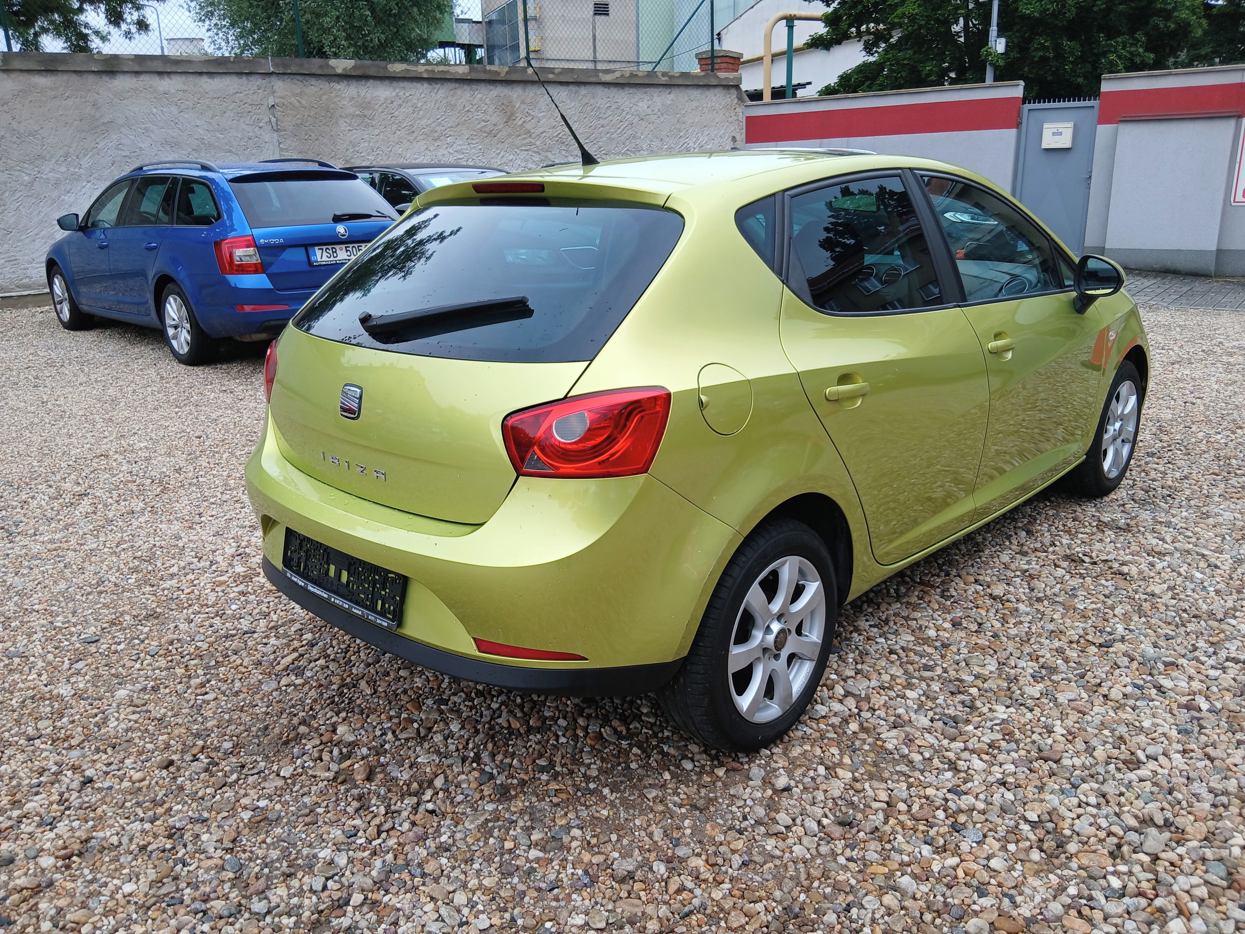 Seat Ibiza, 1.4i 16V 63KW Klima - fotka 5
