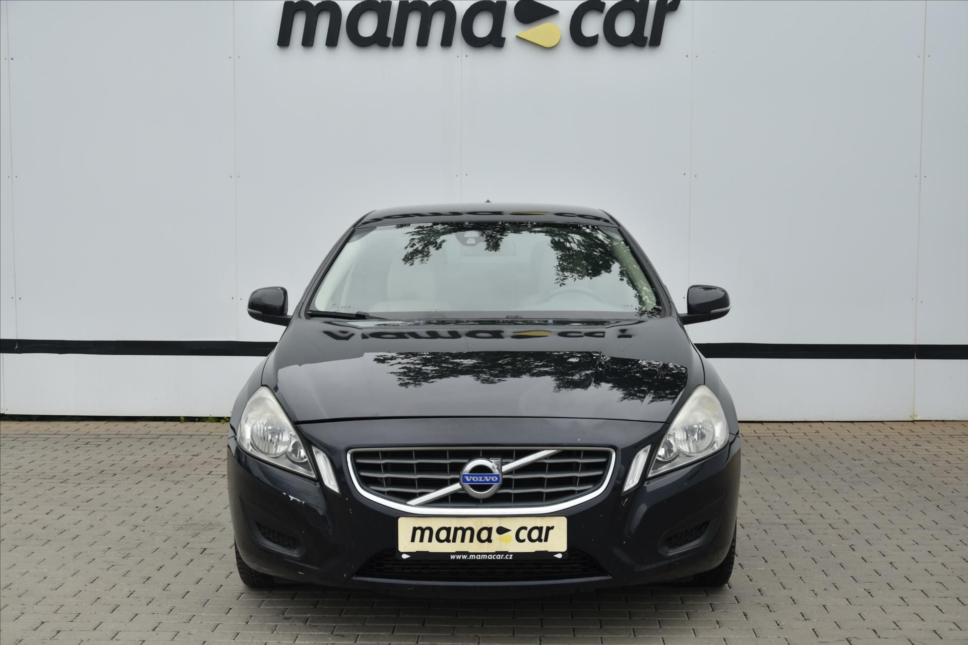 Volvo S60, 2.0D 120kW MOMENTUM ČR - fotka 2