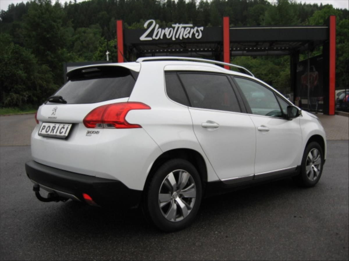 Peugeot 2008, 1,6 e-HDi - fotka 5