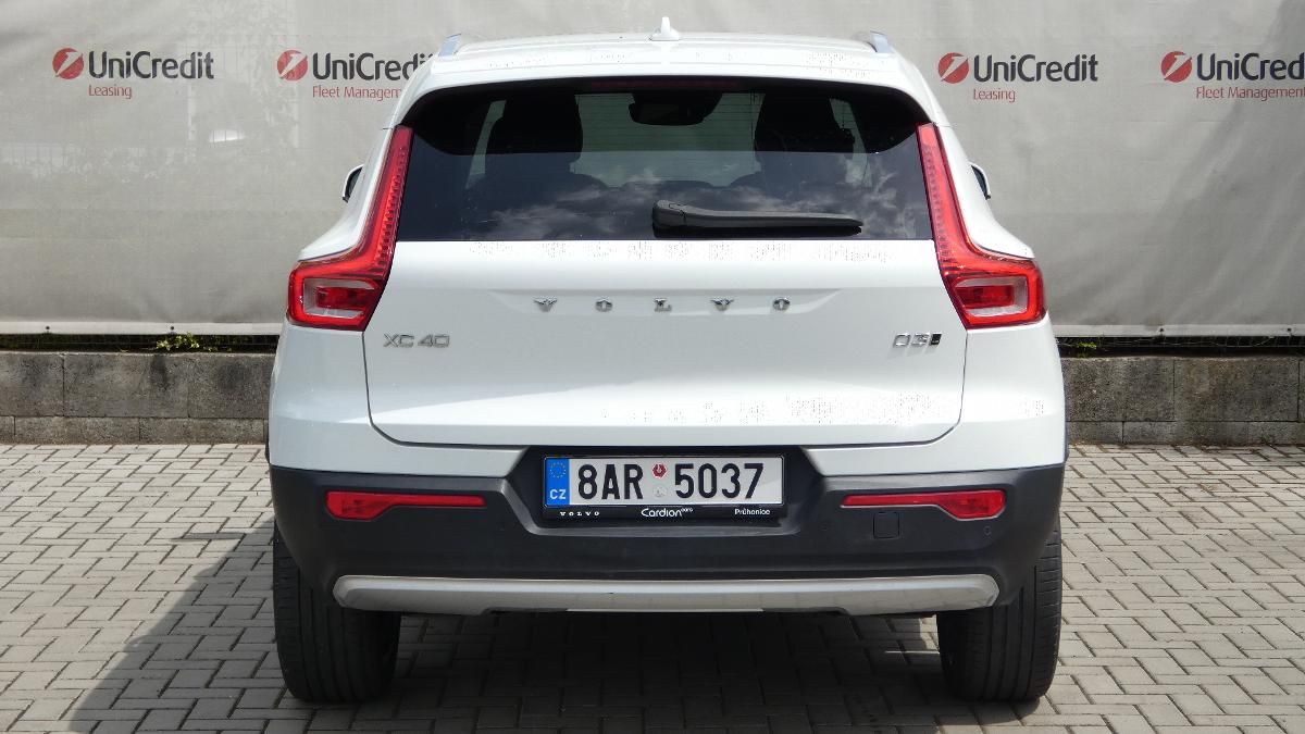 Volvo XC40, D3 Drive-E AWD Momentum - fotka 4