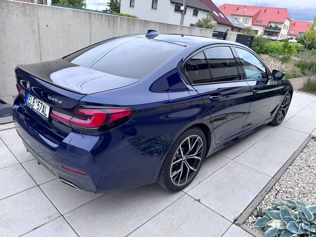 BMW Řada 5, 545e x Drive, 390 PS, Nappa - fotka 4