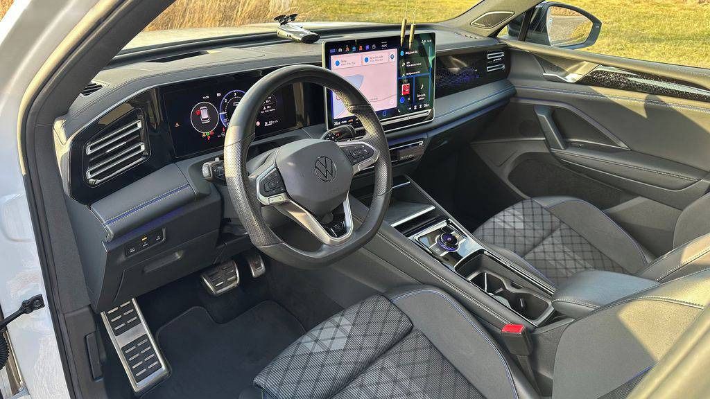 Volkswagen Tiguan, R-Line 2,0 TDI 142 kW 4MOTION - fotka 3