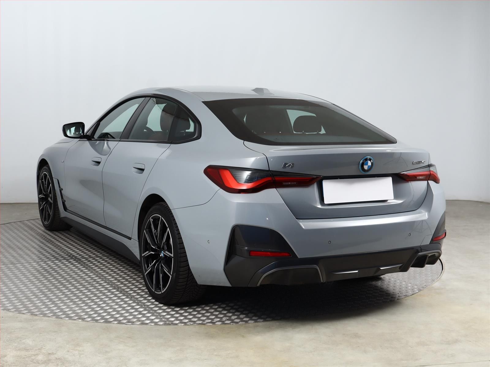 BMW i4, eDrive40 - fotka 4