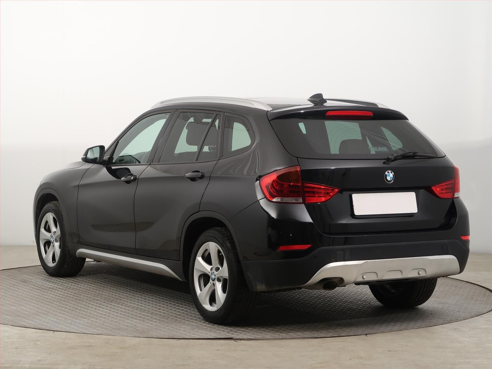 BMW X1, sDrive20d, Kůže, Navi - fotka 4